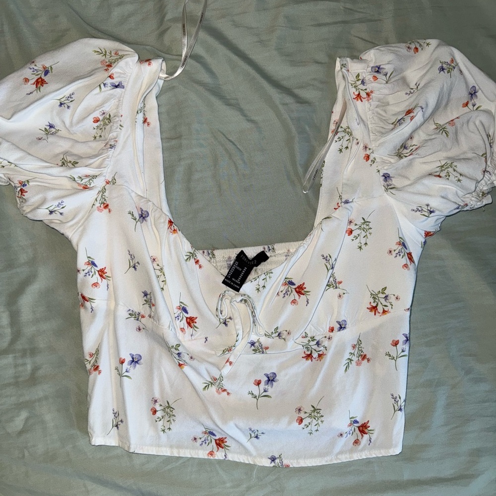 Forever 21 Floral Puff Sleeve Top
